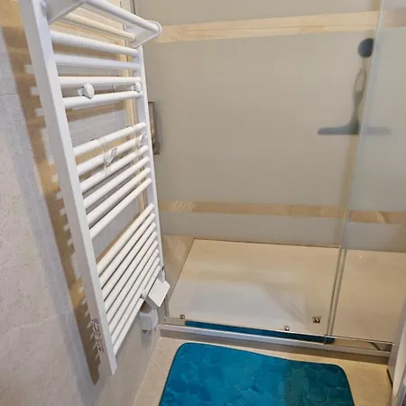 Entre Et Terre Appartement Lunel (Herault)